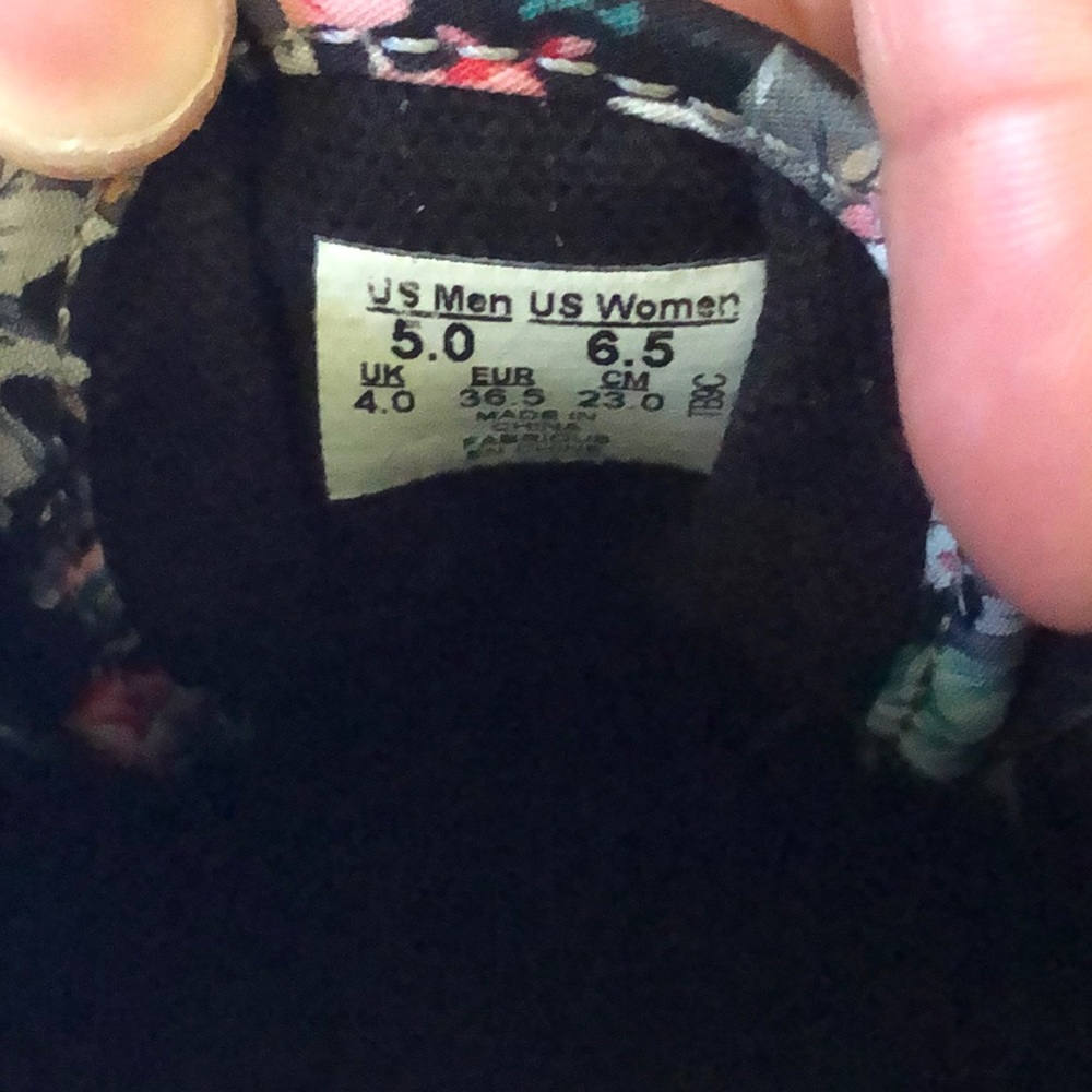 Authentic (Multi Floral) Blk/TruWht Vans - Picture 7 of 7